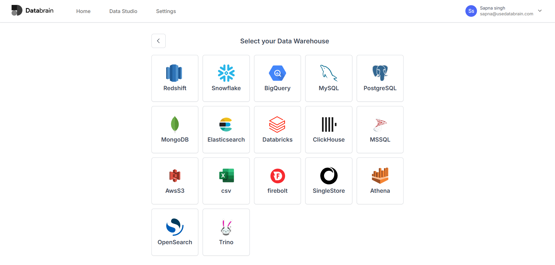 Databrain 连接器选择界面,显示 ClickHouse 选项